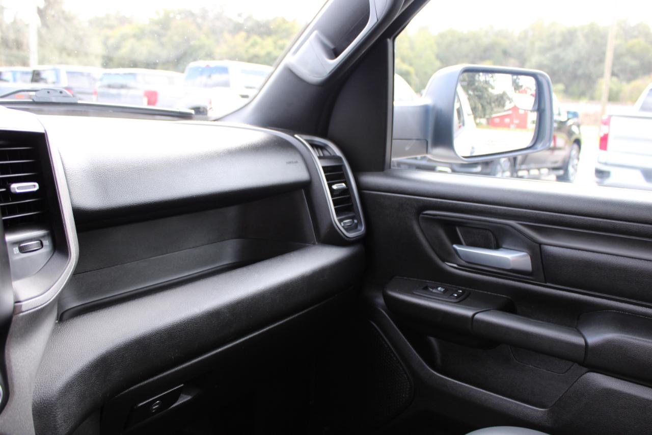 RAM 1500 Tradesman Quad Cab 2WD 2023