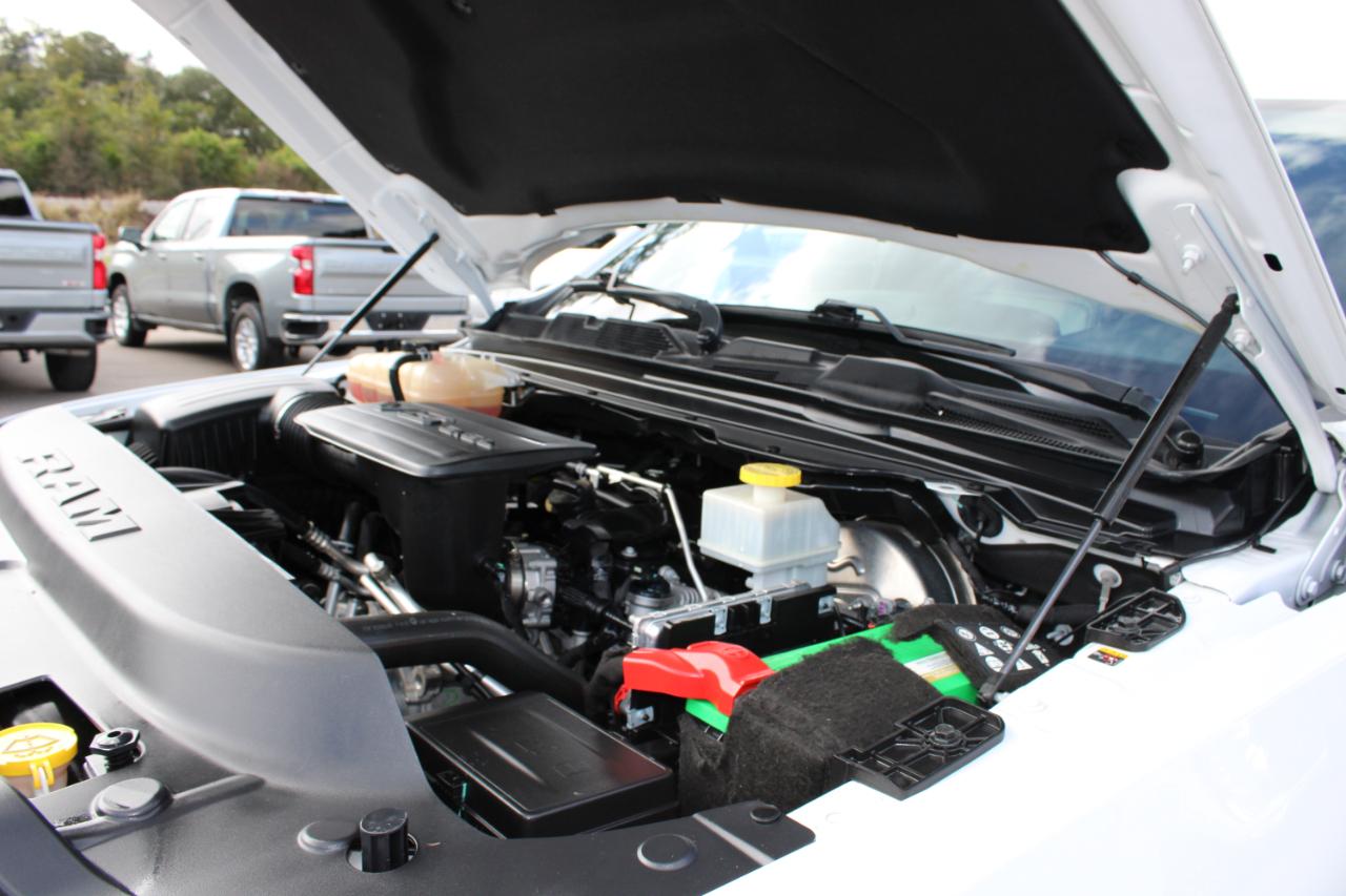 RAM 1500 Tradesman Quad Cab 2WD 2023