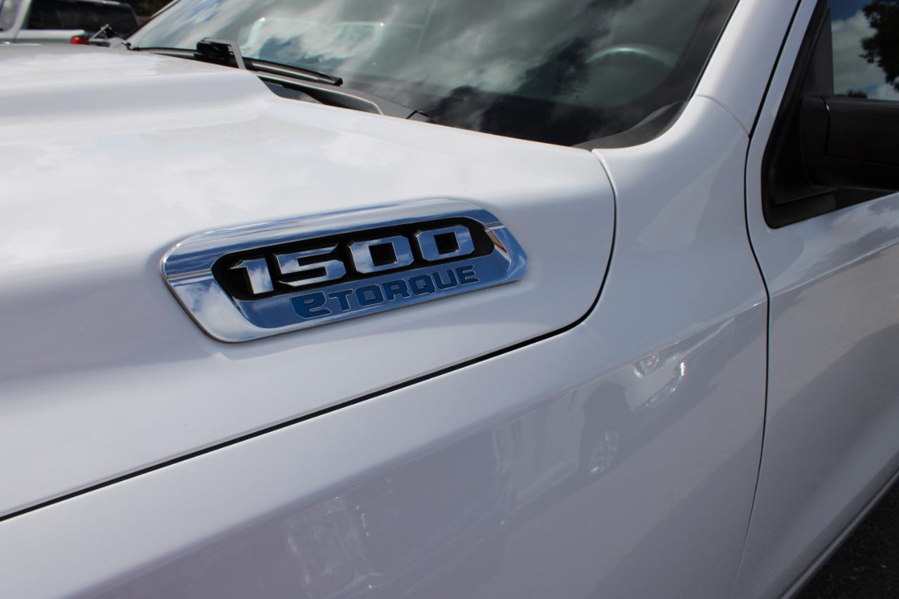 RAM 1500 Tradesman Quad Cab 2WD 2023