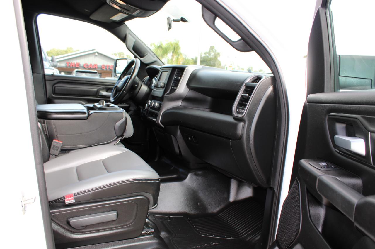 RAM 1500 Tradesman Quad Cab 2WD 2023