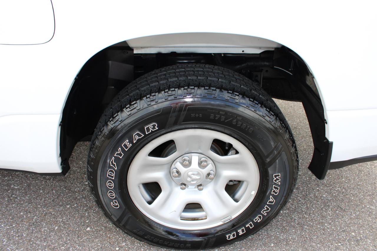 RAM 1500 Tradesman Quad Cab 2WD 2023