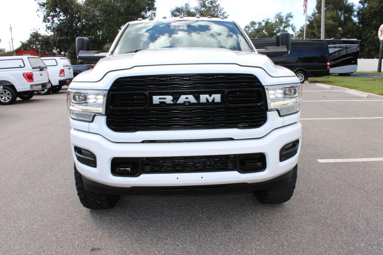 RAM 3500 Limited Mega Cab 4WD 2020