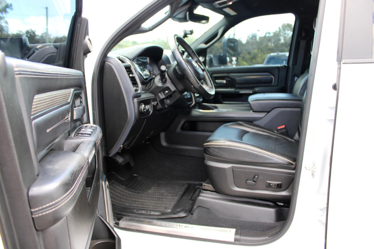 RAM 3500 Limited Mega Cab 4WD 2020