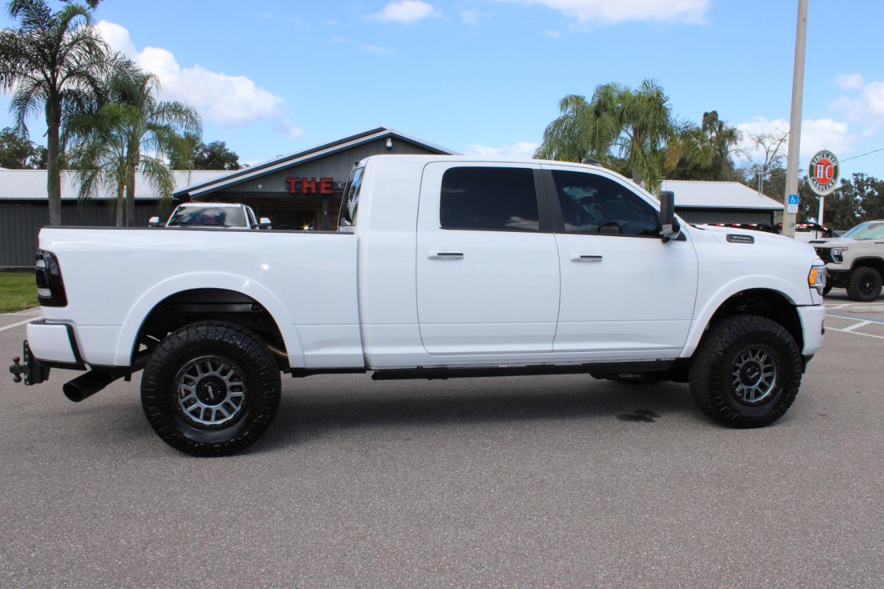 RAM 3500 Limited Mega Cab 4WD 2020
