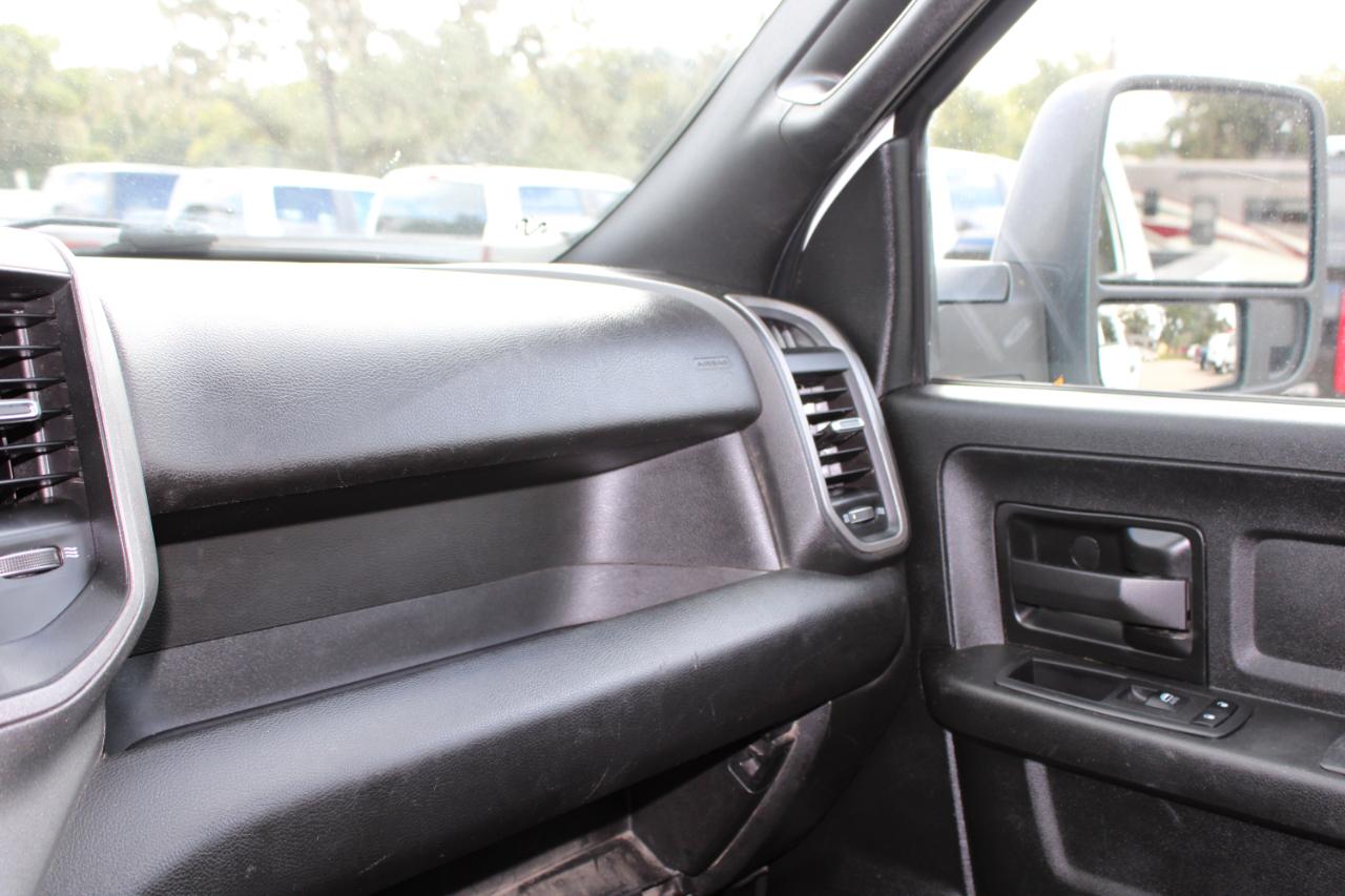 RAM 3500 Tradesman Crew Cab 4WD 2024