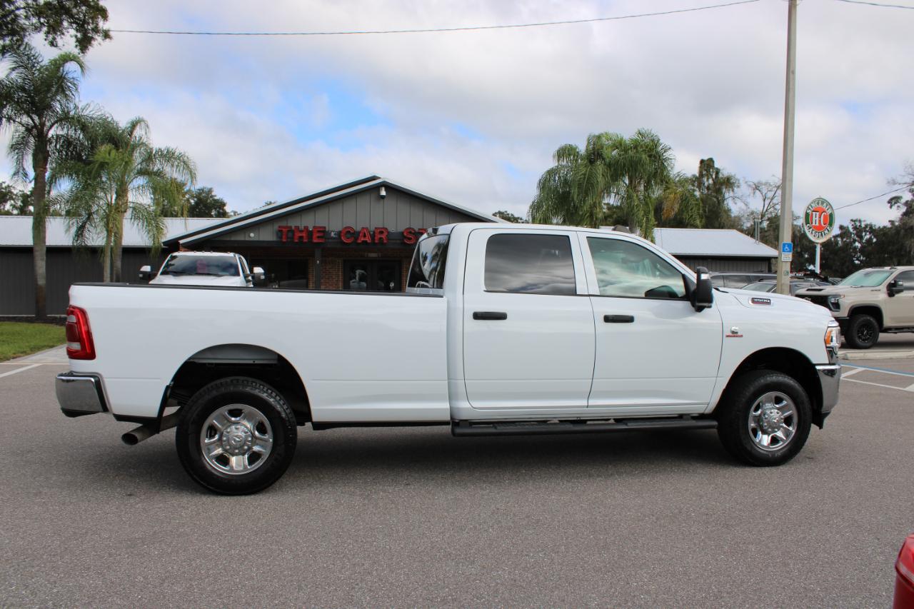 RAM 3500 Tradesman Crew Cab 4WD 2024