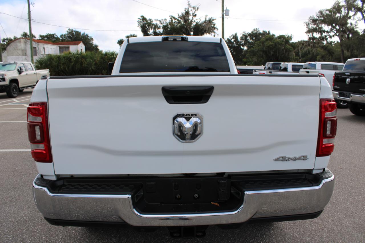 RAM 3500 Tradesman Crew Cab 4WD 2024