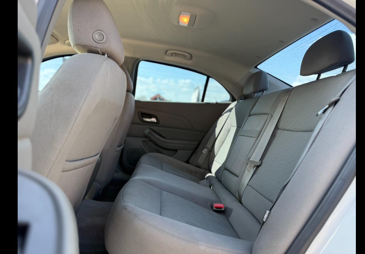 Chevrolet Malibu LS 2013