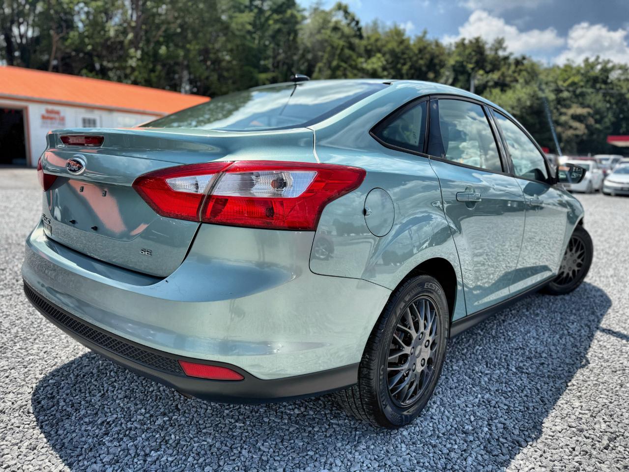 Ford Focus SE Sedan 2012
