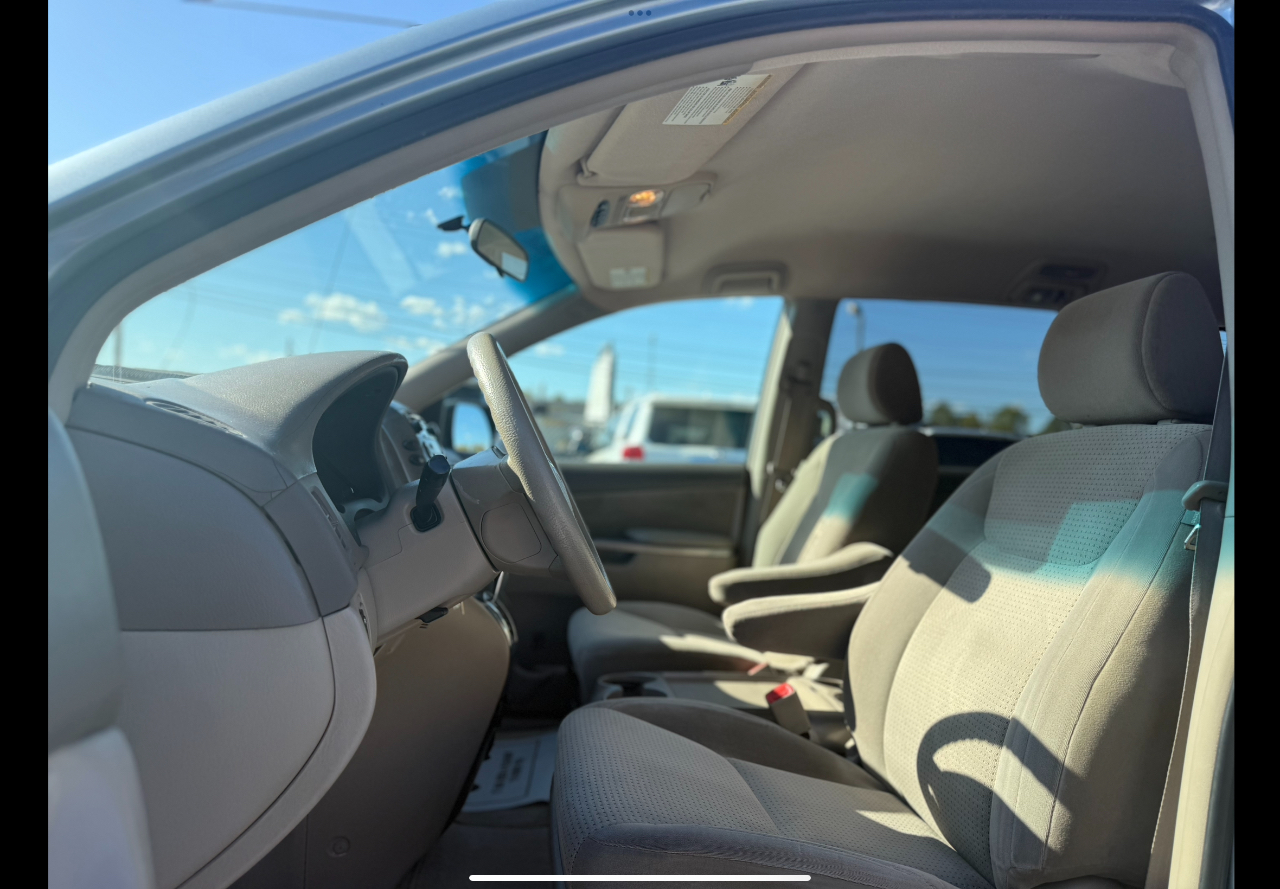 Toyota Sienna LE 8-Passenger Seating 2008 Toyota Sienna LE 8-Passenger Seating 2008