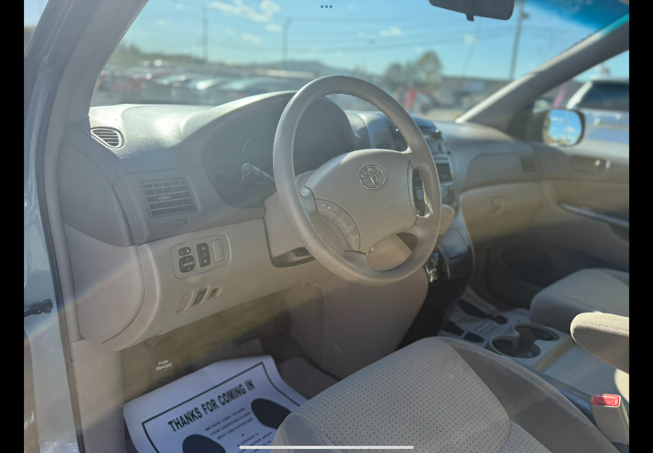 Toyota Sienna LE 8-Passenger Seating 2008 Toyota Sienna LE 8-Passenger Seating 2008
