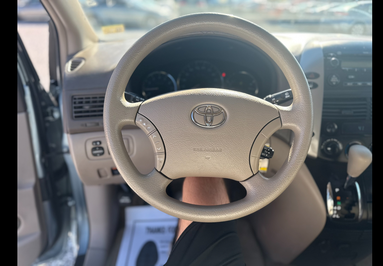 Toyota Sienna LE 8-Passenger Seating 2008 Toyota Sienna LE 8-Passenger Seating 2008