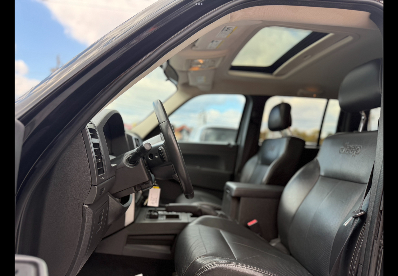 Jeep Liberty Sport 4WD 2011 Jeep Liberty Sport 4WD 2011