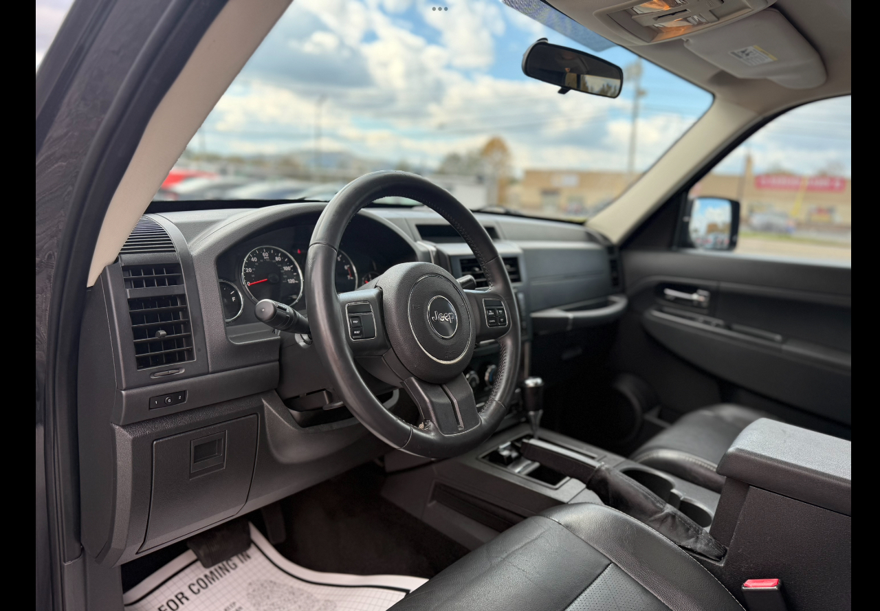 Jeep Liberty Sport 4WD 2011 Jeep Liberty Sport 4WD 2011