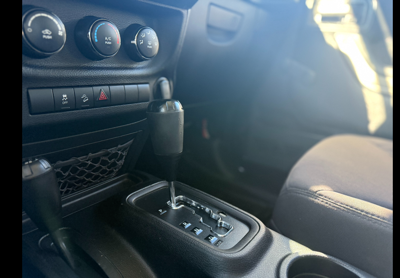 Jeep Wrangler Sport 4WD 2013