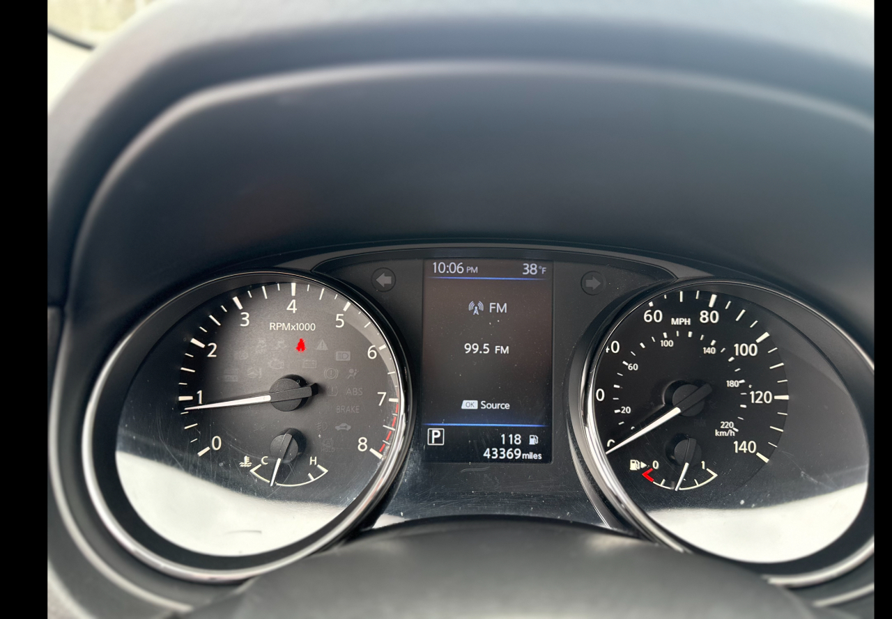 Nissan Rogue Sport  2021