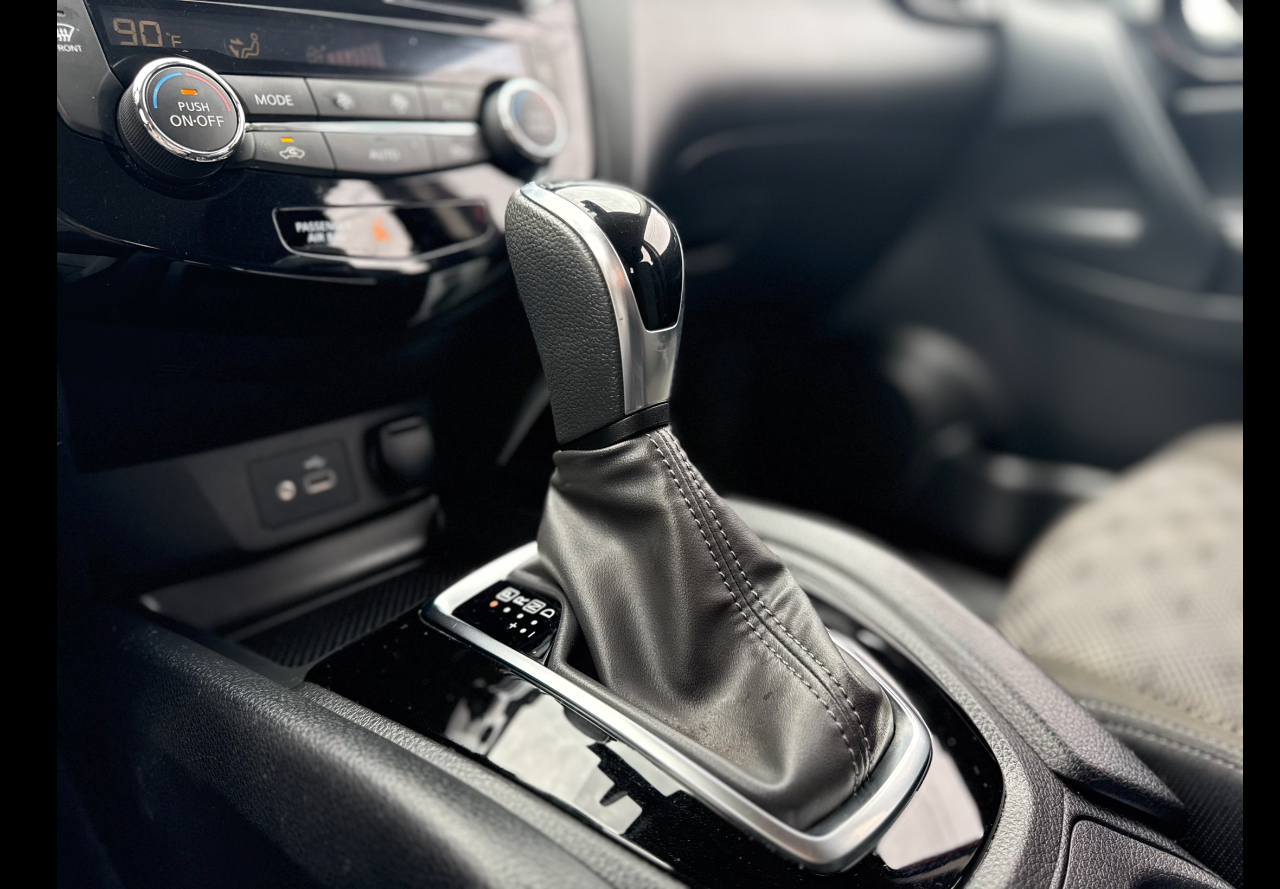 Nissan Rogue Sport  2021