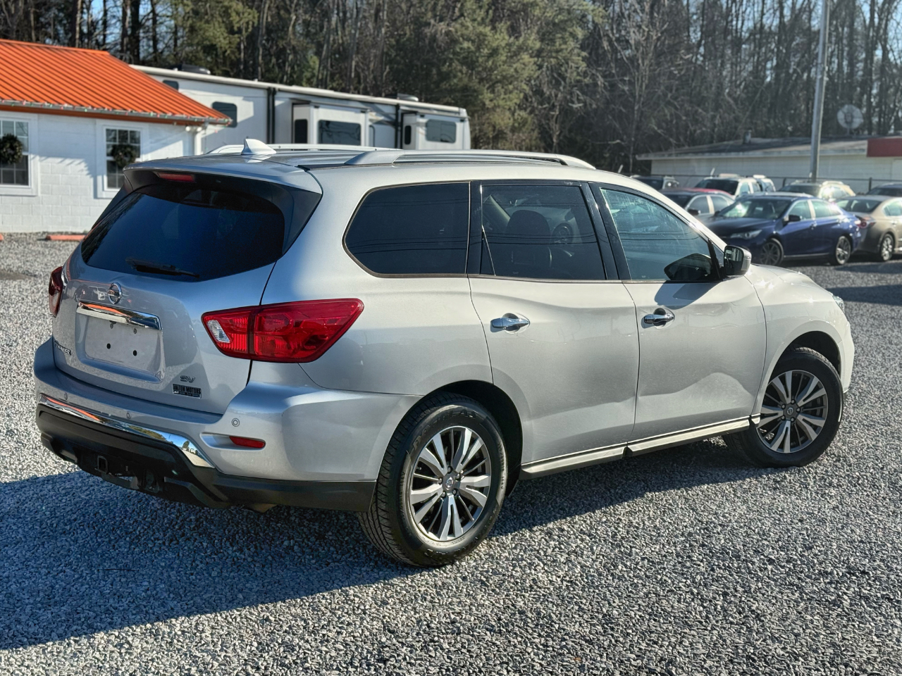 Nissan Pathfinder S 2019