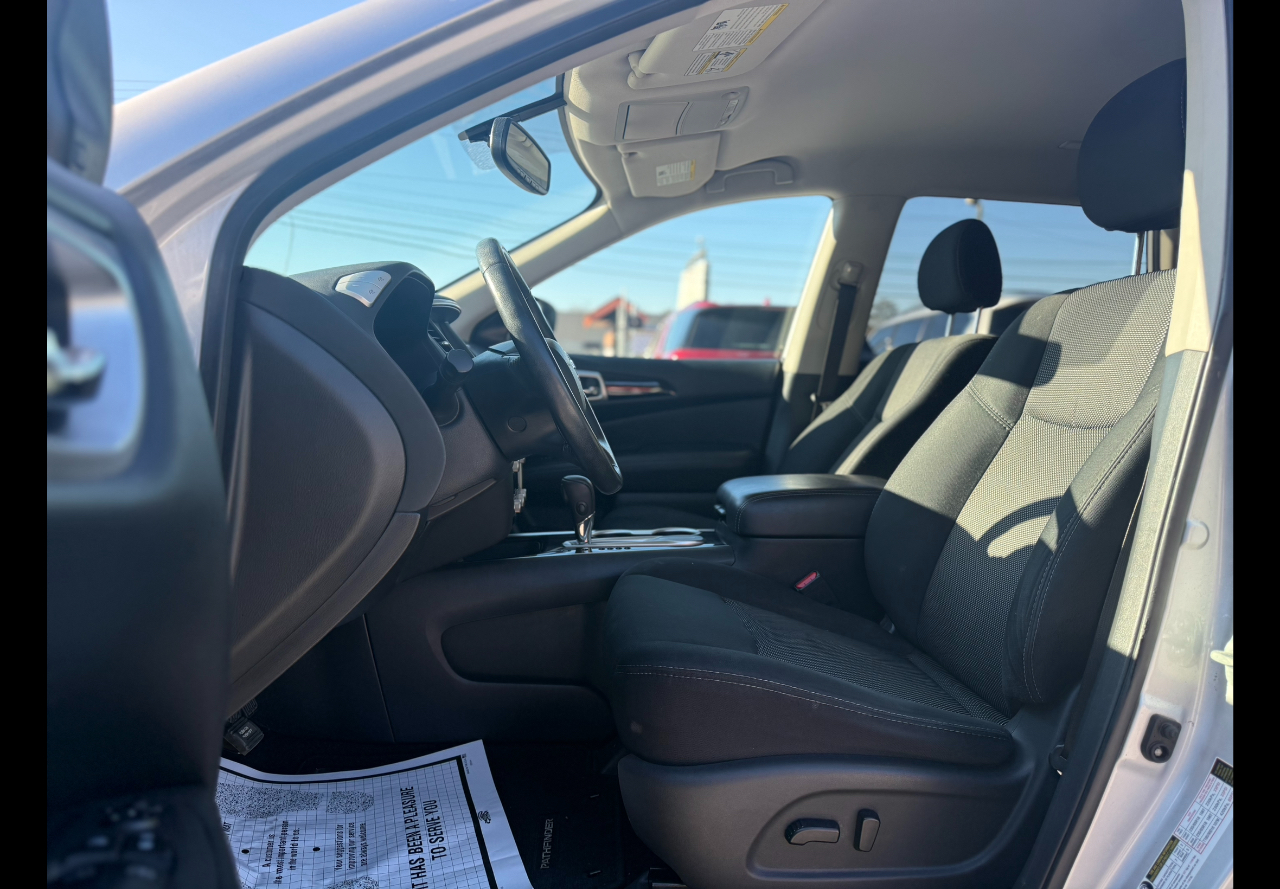 Nissan Pathfinder S 2019