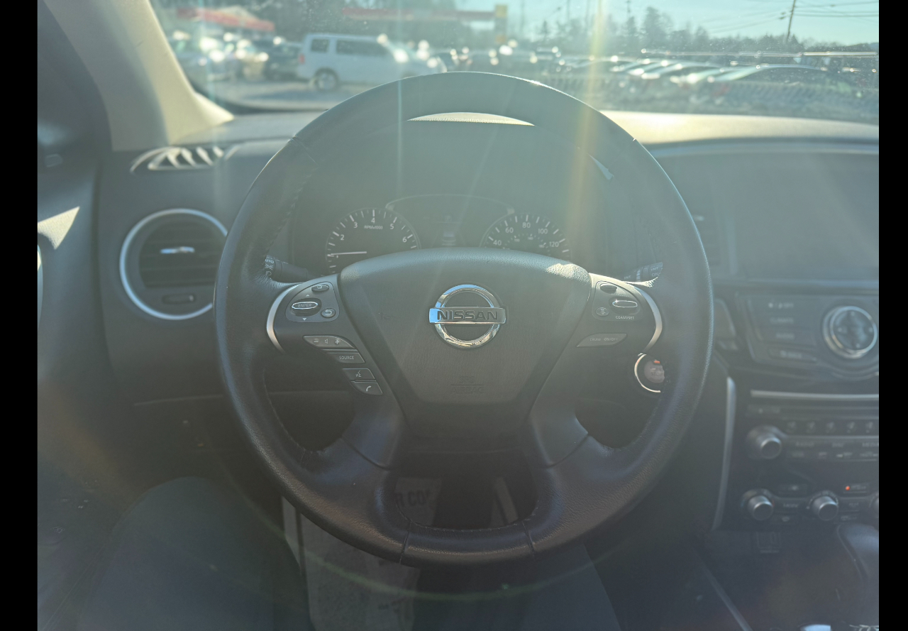 Nissan Pathfinder S 2019