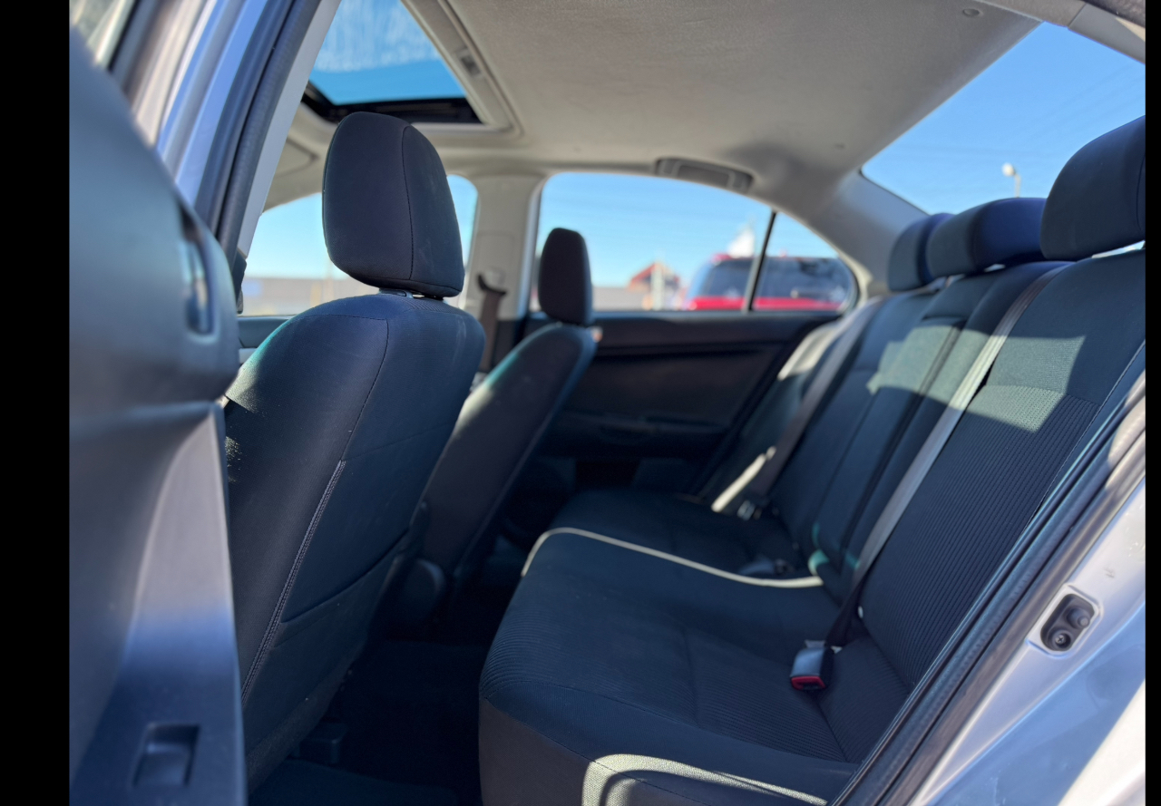 Mitsubishi Lancer ES CVT 2015