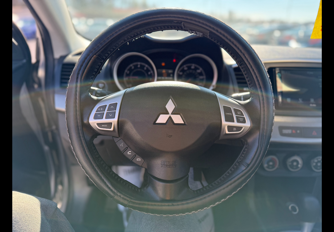 Mitsubishi Lancer ES CVT 2015