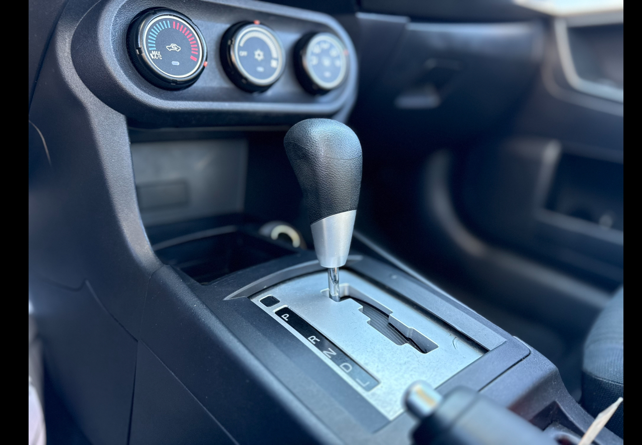 Mitsubishi Lancer ES CVT 2015