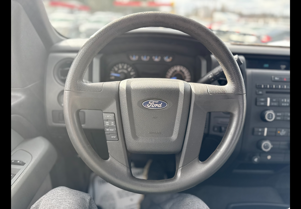 Ford F-150 XLT 8-ft. Bed 4WD 2011