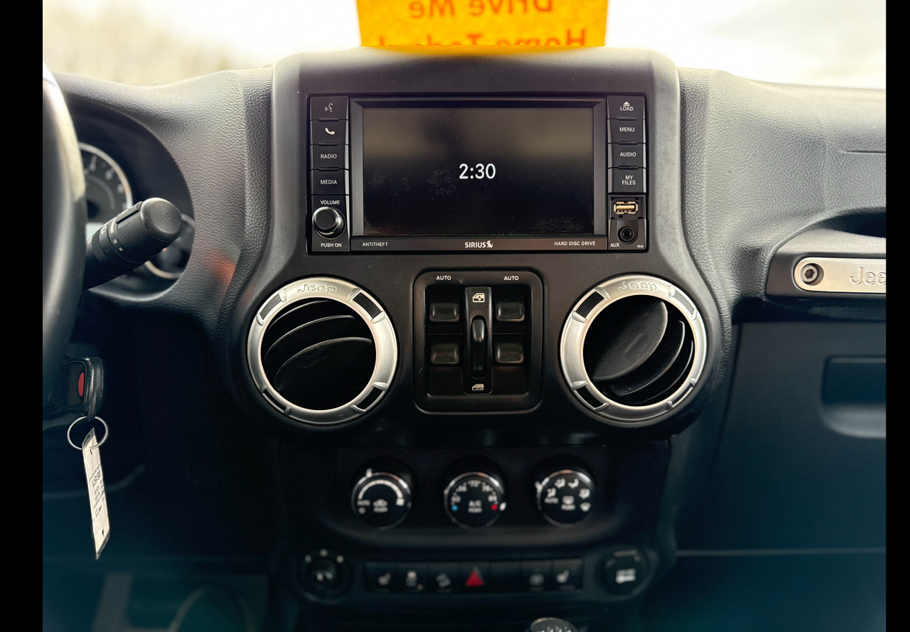 Jeep Wrangler Unlimited Sahara 4WD 2013