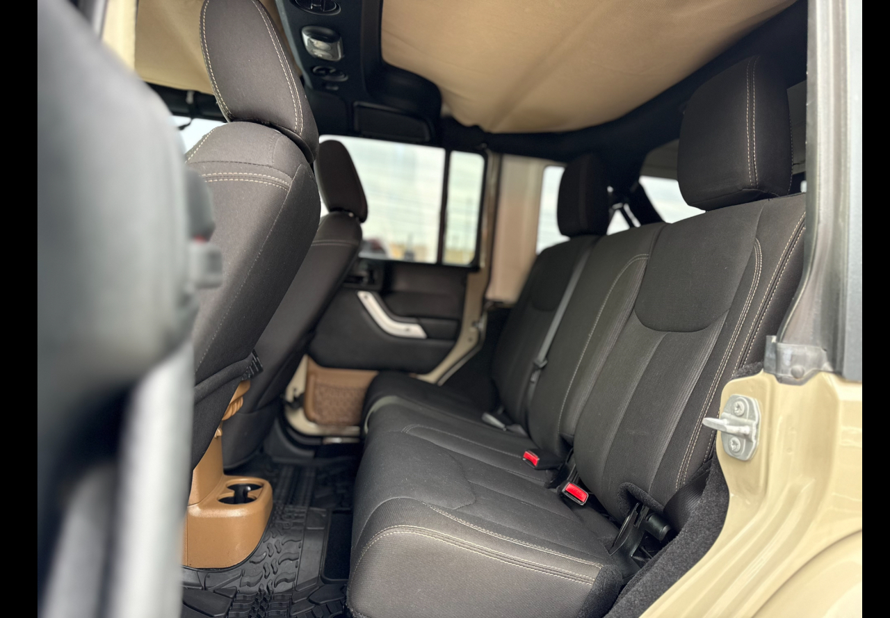 Jeep Wrangler Unlimited Sahara 4WD 2017