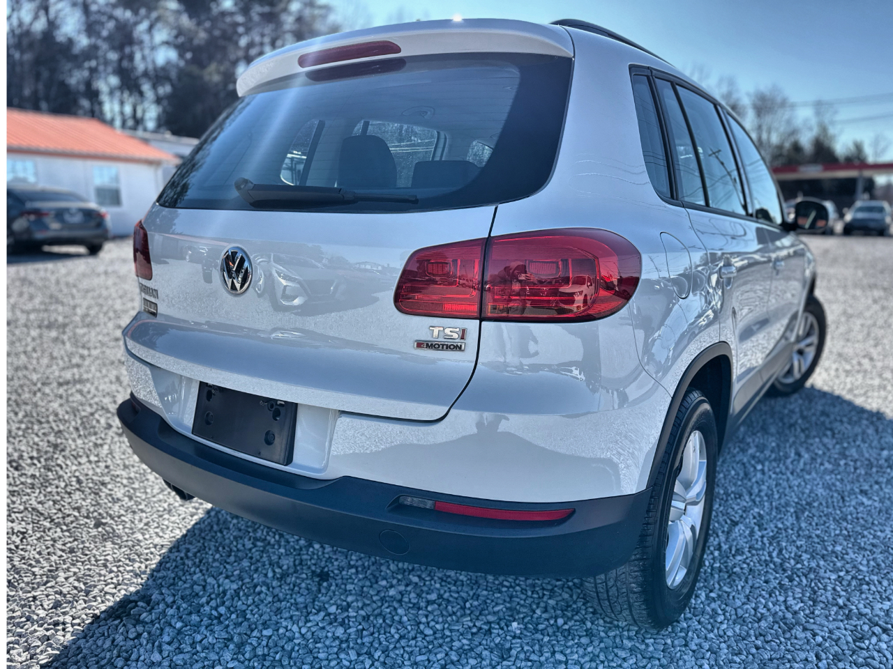 Volkswagen Tiguan S 2017