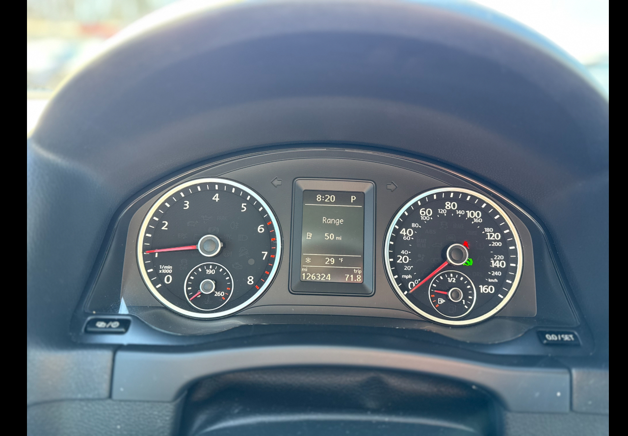 Volkswagen Tiguan S 2017