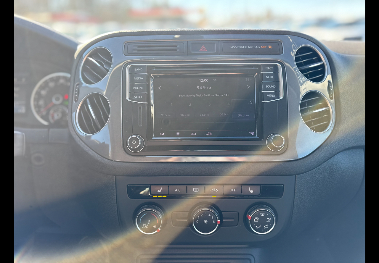 Volkswagen Tiguan S 2017