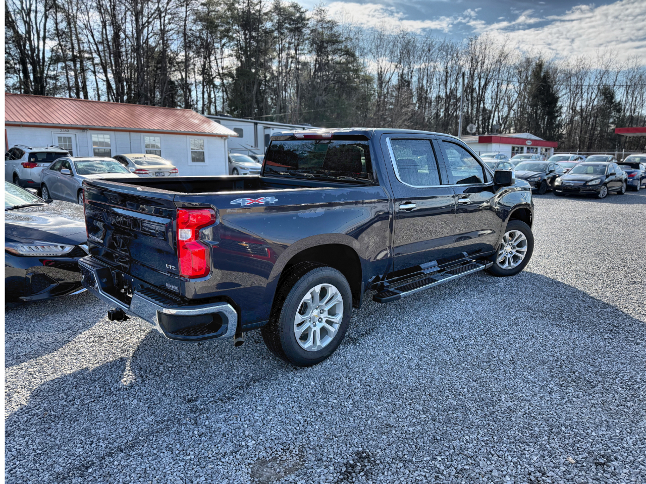 Chevrolet Silverado 1500 LTZ Crew Cab 2023