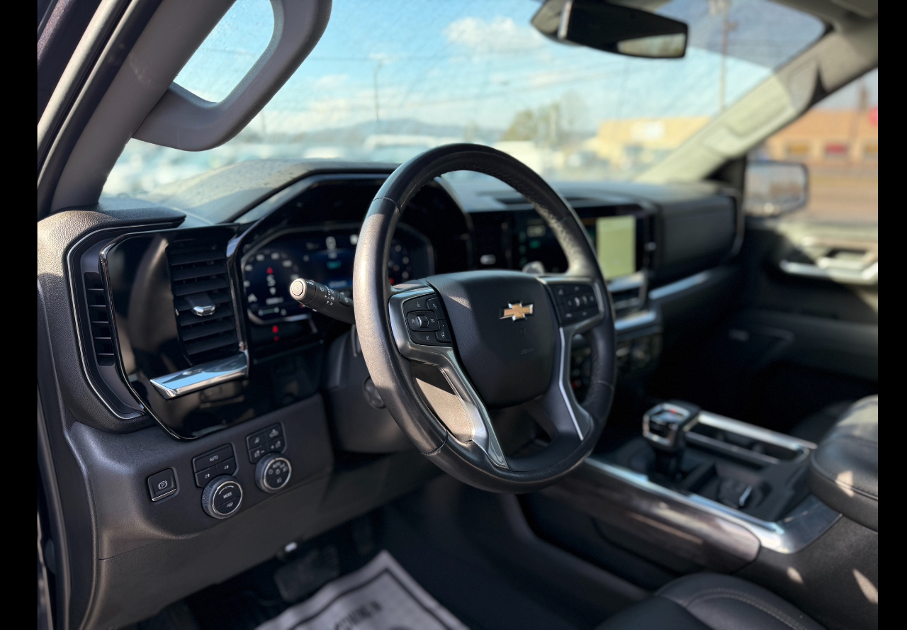 Chevrolet Silverado 1500 LTZ Crew Cab 2023