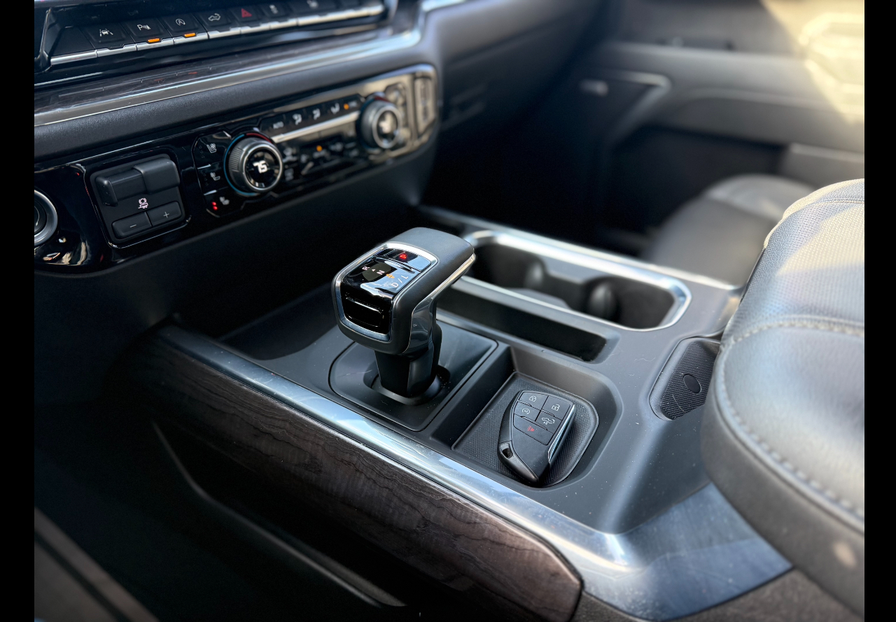 Chevrolet Silverado 1500 LTZ Crew Cab 2023