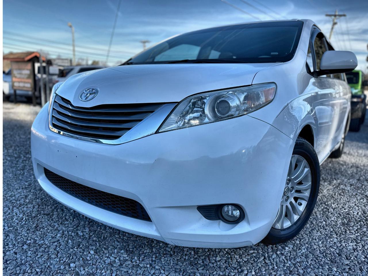 Toyota Sienna XLE 2012