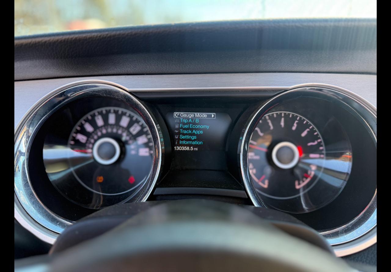 Ford Mustang V6 Convertible 2014