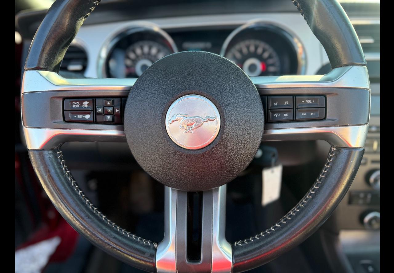 Ford Mustang V6 Convertible 2014