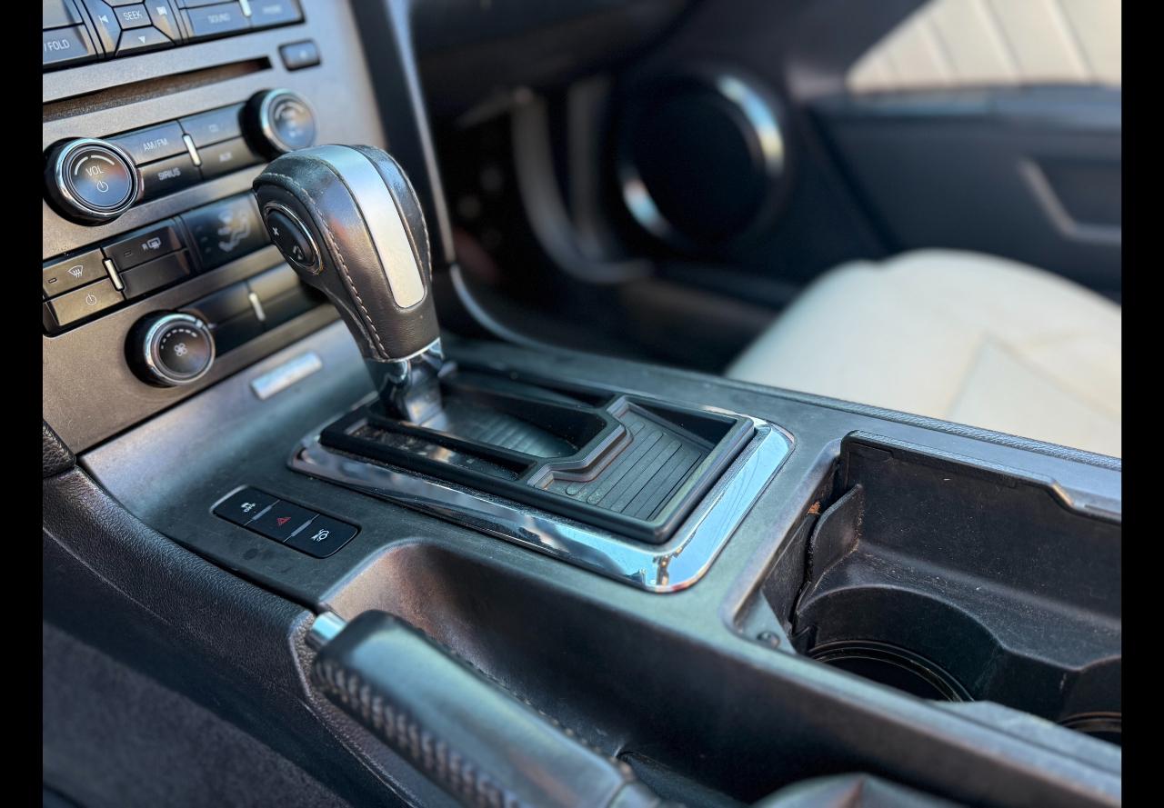 Ford Mustang V6 Convertible 2014