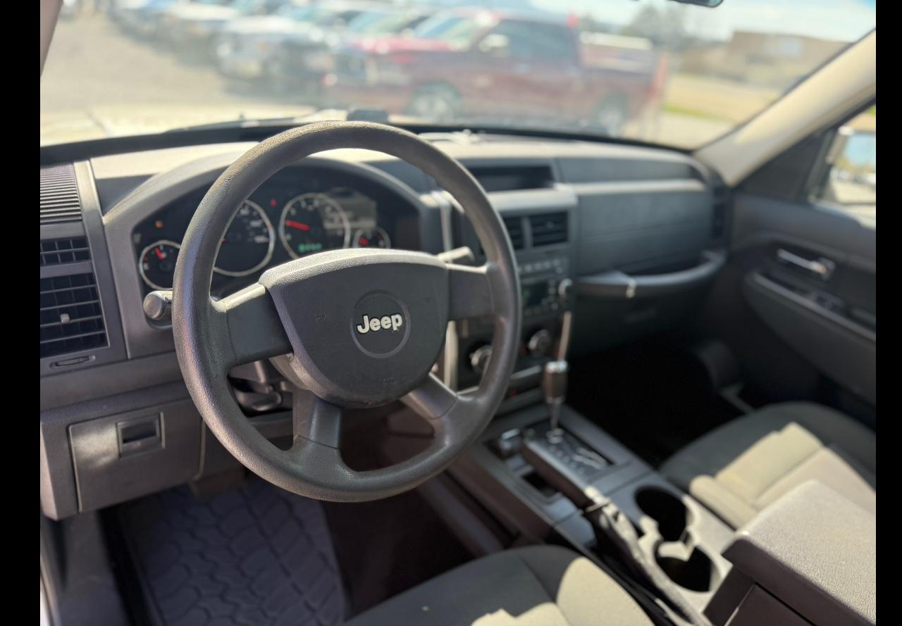 Jeep Liberty Sport 4WD 2009