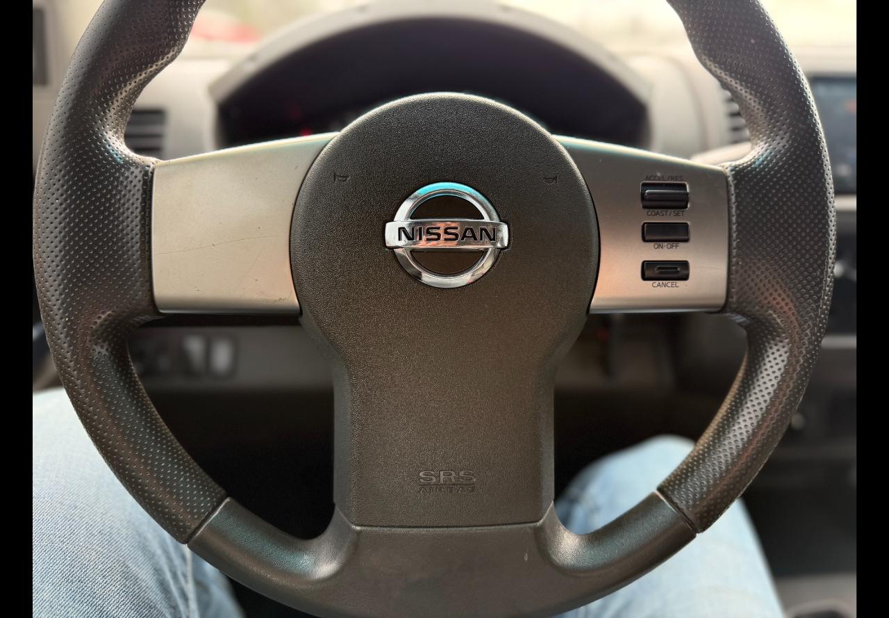 Nissan Frontier LE 2008