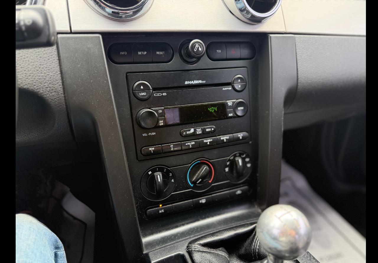 Ford Mustang GT Deluxe Coupe 2007