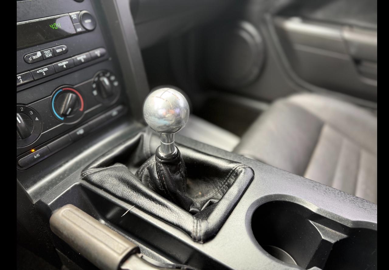 Ford Mustang GT Deluxe Coupe 2007