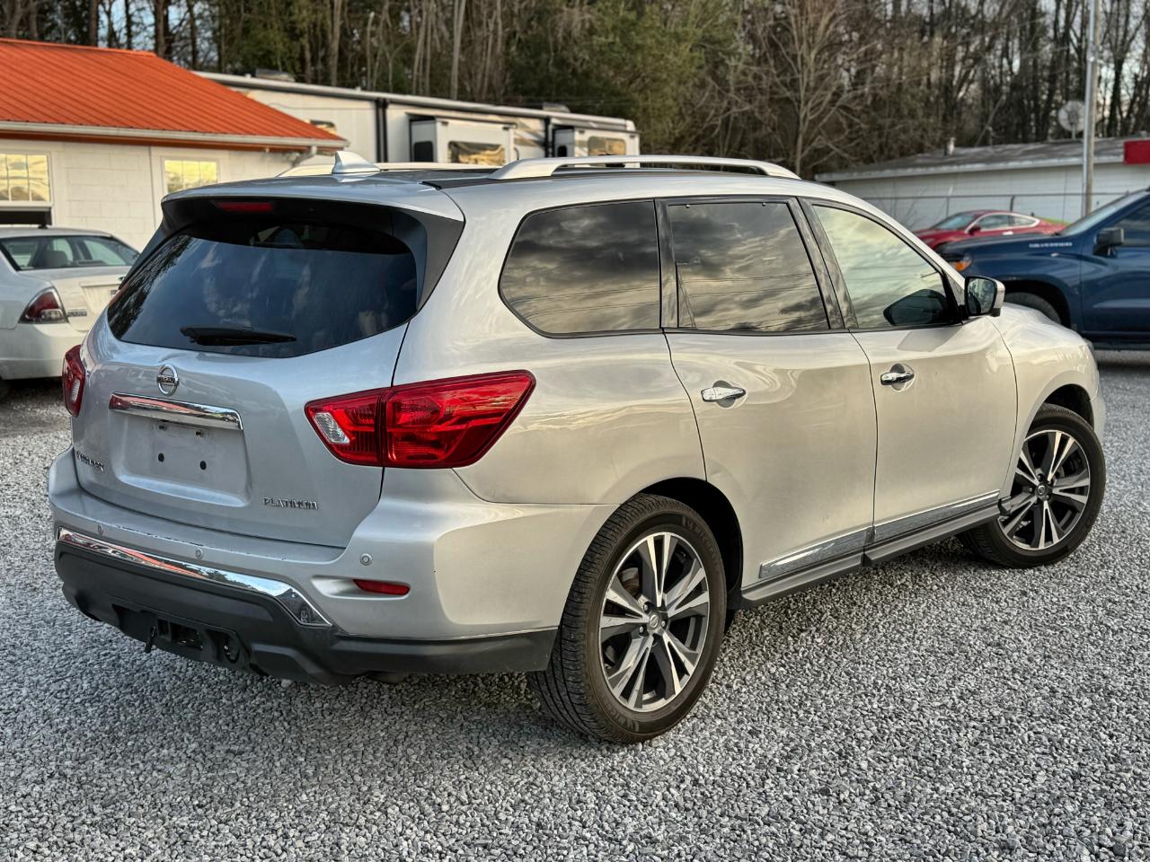 Nissan Pathfinder Platinum 2020