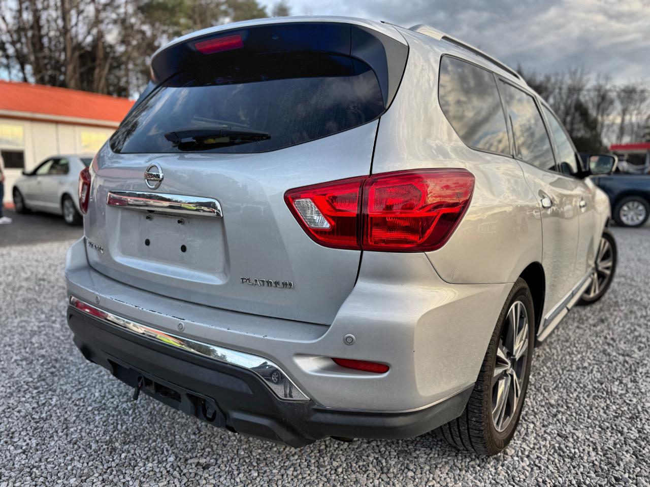 Nissan Pathfinder Platinum 2020