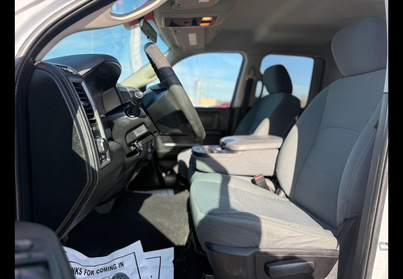 RAM 1500 Classic Tradesman Quad Cab 4WD 2019