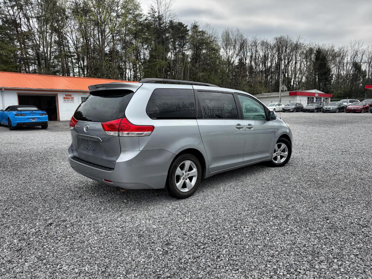 Toyota Sienna LE 2013