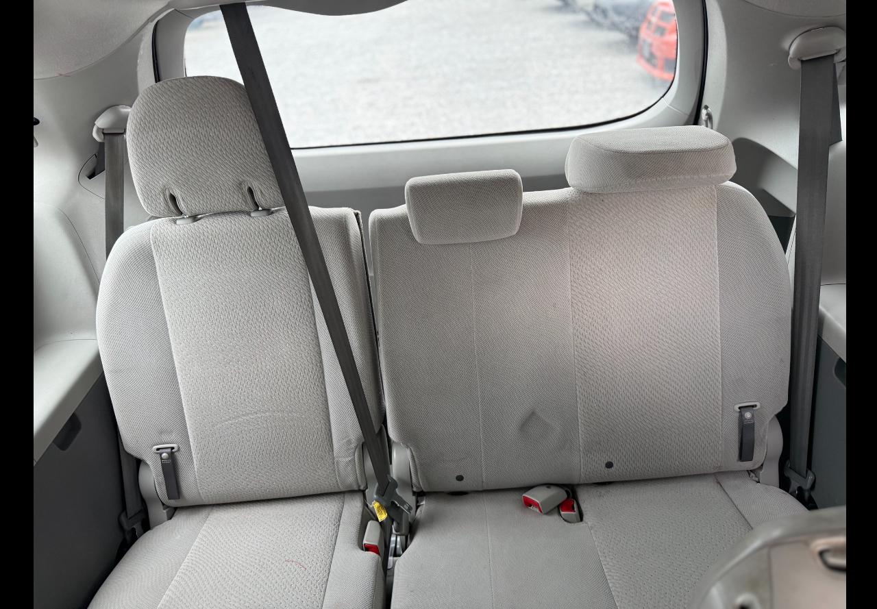 Toyota Sienna LE 2013