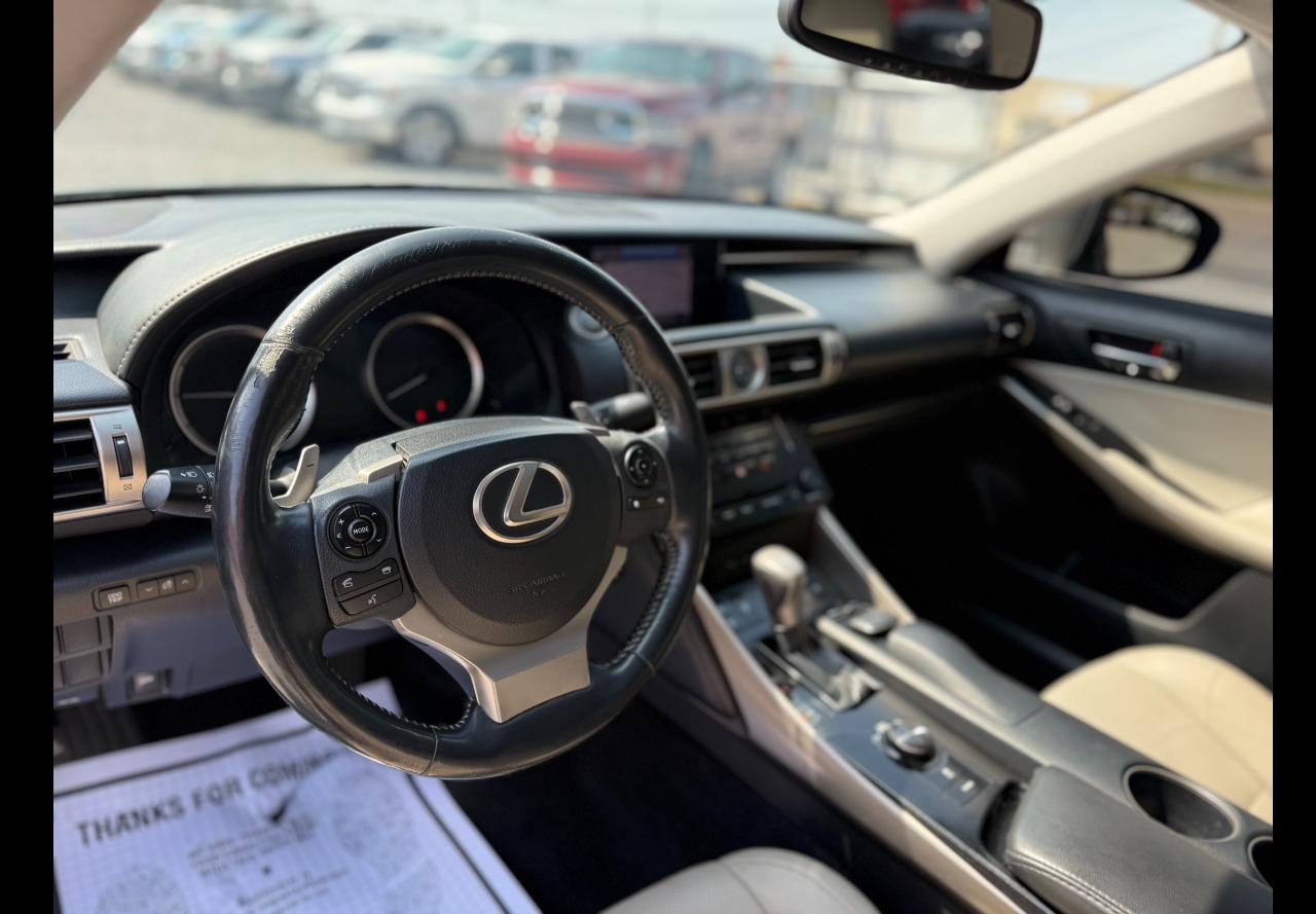 Lexus IS  2014